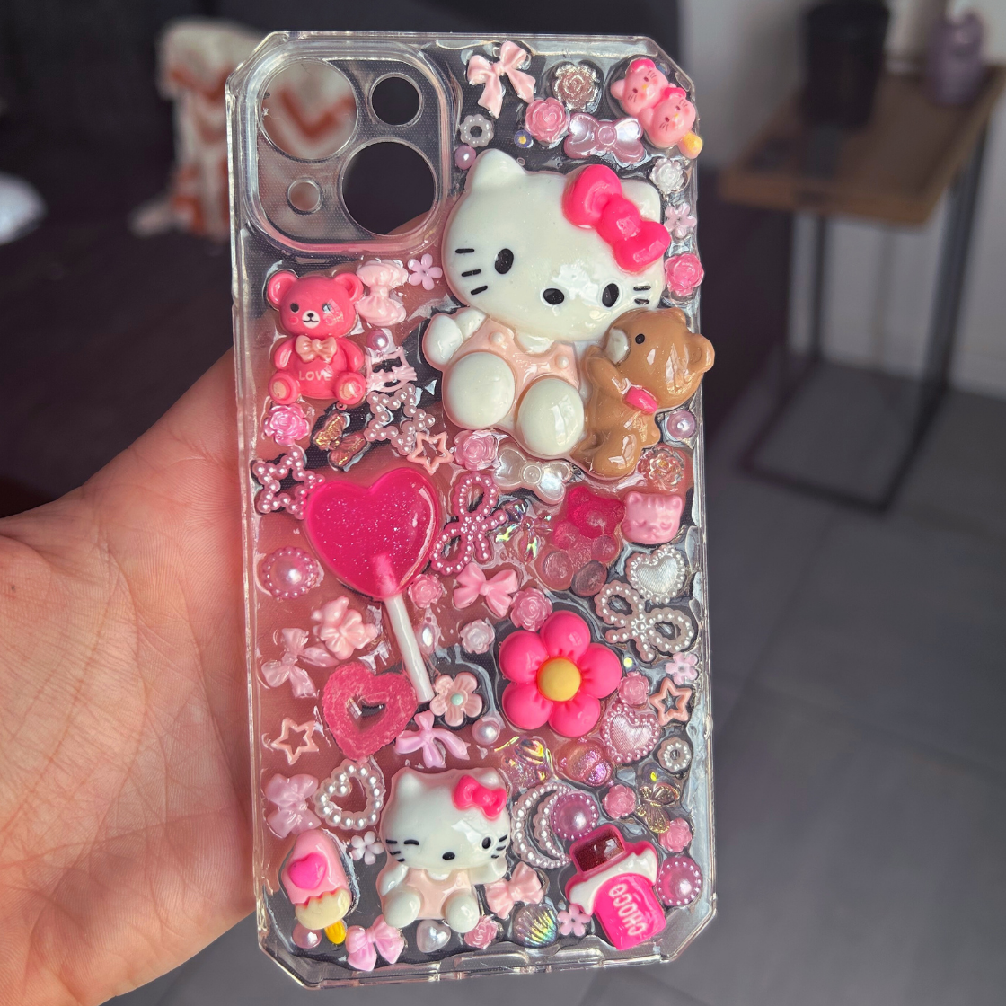 La SANRIO - Coque en résine avec tes personnages préférés !